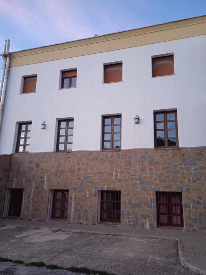Apartamentos Refugio Del Viajero Parauta エクステリア 写真